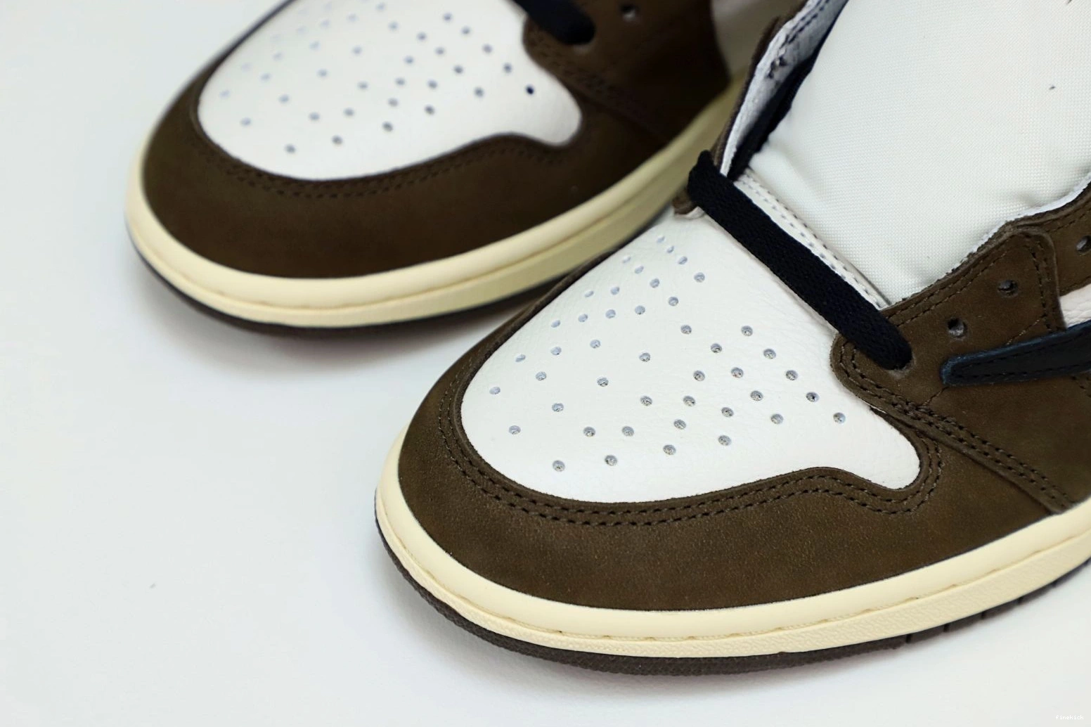 'MOCHA' JORDAN TRAVIS RETRO AIR 1 OG X SCOTT HIGH 0912